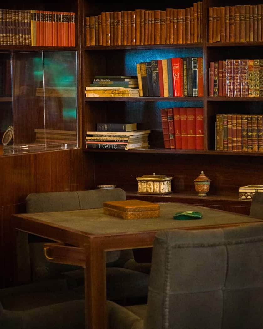 Facciata razionalista di Villa Necchi Campiglio, capolavoro di Piero Portaluppi